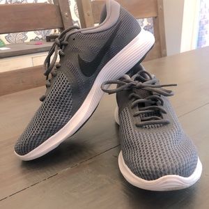 Nike Revolution 4 Men’s running shoe